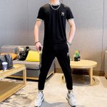 直 Gucci 古奇 2025官网同款.世界知名奢侈品牌.夏季男士短袖短裤套装 高品质 原单货套装 采用进口原单面料 ，当季时尚潮流款，百搭爆款。简洁大方，精密