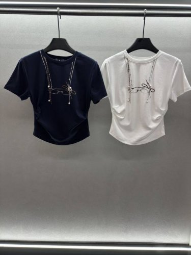 2680 Spring And Summer ！Re*Van珍珠链条眼镜T恤， 纯棉面料，两侧收腰压褶设计，完美修饰腰线， 设计感满满，清爽夏日百搭单品！ 两色