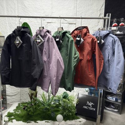代购级 ‘ Sl 系列始祖鸟Beta 2025 新款新色 Arcteryx始祖鸟 Beta系列 Sl Gore-Tex 硬壳刺绣印花连帽长袖 防水防风透气轻量冲