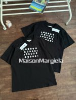 气场拉满！Maisonmargiela 马吉拉 镂空圆洞数字圆领短袖T恤 重磅精梳260G纯棉双纱面料 定位冲孔 定位印花 后背手工四角标缝线 螺纹定织定染通肩