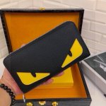Fendi 芬迪长款钱夹钱包 全皮 原单品质 实物拍摄 头层皮 小号型号：666044进口皮 荔枝纹皮 芬迪精致的手工艺制作，采用100%进口磨砂皮，质感强，手