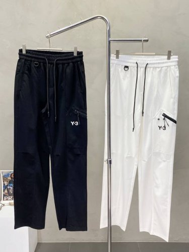 y-3山本耀司独家专供新款春夏休闲裤 高端版本！专柜定制面料 透气舒适度高，细节无可挑剔。品牌元素设计理念，体现高品质。手感细腻柔软！呈现休闲裁剪，上身版型超赞