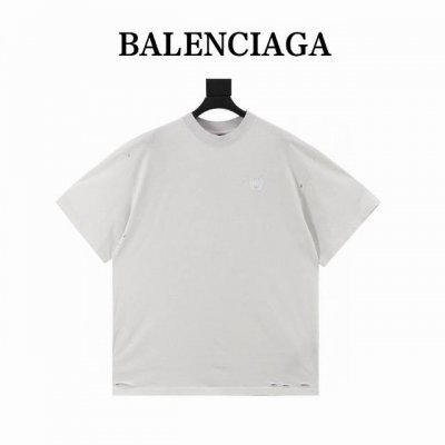 balenciaga 巴黎世家 闪粉麦穗印花圆领短袖 原 P10,200购买；，平纹针织面料、正面饰以艺术作品印花、麦穗刺绣工艺、褪色破洞细节、圆领短袖版型、全