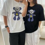 路易威登 Louis Vuitton 蓝色小熊情侣短袖 商品参数 采用260克双砂面料 三针五线做工，领口包包边条 今年火爆的品牌 看到了就忍不住要自留一件 正