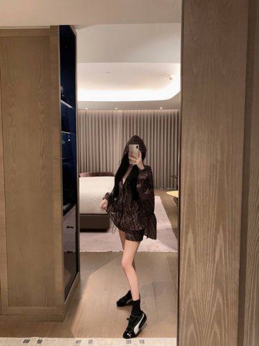 Fendi 芬迪老花字母连帽外套短裤套装～～五一出游省去搭配烦恼啦Sml 图末