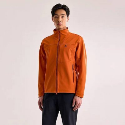 Kailas 凯乐石 双色匠心品质M8早春春季登山户外防风防水立领夹克外套 ，压胶顶级版本，区别市场通货 胸前重工经典刺绣Logo 软壳外套的版型设计经过精心考