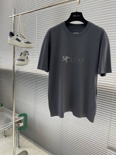 鸟家 Laef Word Ss 基础简约款打底衫短袖 科技全棉面料 上身舒适 久穿不起球不变形 印花牢固性高 水洗不掉色 实物实拍所见即所得 超高品质！！！ 码