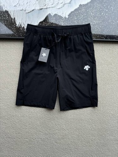 descente迪桑特25Ss夏季新款冰丝速干休闲短裤 ！ 迪桑特家新品 休闲短裤油滑细腻亲肤，还有360°的自由活动滑爽空间，无拘无束的自在感！ 触感爽滑，质