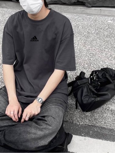 adidas阿迪达斯 高克重纯棉直筒黑标T恤短袖情侣款 Color: 碳灰色 Size: M-Xl M 肩宽49 胸围114 衣长 Cm L 肩宽50 胸围11