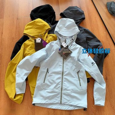 Kailas 凯乐石高品质防风防水户外休闲运动软壳外套 颜色：以太蓝 姜黄 灰色 黑色 尺码推荐： S 100-120 M 130-150 L 150-170
