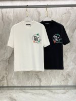 杜嘉班纳25Ss夏季新款手绘短袖T恤！专柜同步，每一件都是纯手工画制而成.独特的Logo 个性艺术系列全网独家首发 百搭款细节处理完美240克纯棉面料十分精致