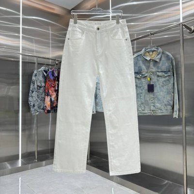 Mm6 25新品 后口袋字母Logo印花牛仔裤 特定最新品牌皮标 重磅单品~私渠稀有臻品 客供五金辅料 进口客供定织牛仔棉布面料,时尚又个性 超级百搭好看的一款
