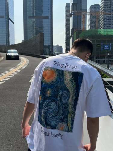70 Stussy 斯图西 Tee 梵高油画星空男女短袖T恤 *21S 220G 正品圆桶无缝面料100%纯棉 *市场天花板品质 Colour：白-黑 Size