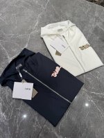 dior 25Ss蛇年章仔老花防晒衣！通体展示品牌的经典 Oblique 印花。采用白色和蓝色桑蚕丝斜纹面料精心制作，弹性腰头搭配抽绳，宽松剪裁，打造精致的造型