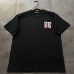 爆款推荐 Givenchy纪梵希2025新款字母印花手绘短袖T恤 高版本高品质原版面料 网红明星同款 定制32支双纱280克重棉 字母手绘印花+甩浆工艺 手感非