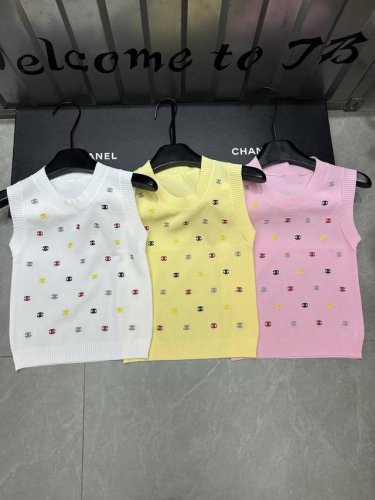 新品上线 款号:27618# #香香彩色Logo背心实拍图
