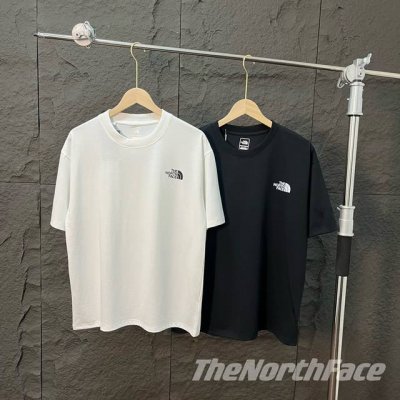 The North Face 北面腰果花情侣款短袖T恤，官网热销款 宽松版型 上身百搭显瘦 不挑身材，搭配情侣闺密出行 甄选纯棉280G双纱面料，手感细腻柔软，