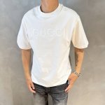 Gucci夏季短袖采用优质棉质面料 亲肤舒适 版型完美 百搭款 Logo设计别具一格 上身效果潮流时尚活力满满 码数 S Xxl