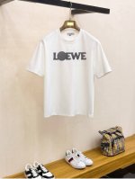 Loew‘’60Ss新款经典印花短袖，明星穿搭款，采用双纱纯棉280G，印花工艺，面料颜色定制定染，不缩水不退色。手感舒服，质感超强潮男潮女必备经典落肩阔版型，