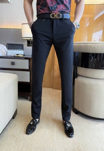 杰尼娅 2025Ss蛇年春夏贺岁款休闲裤 原单1:1制作 日常必备的完美之选 简单大气亦时尚有型 定制进口欧棉面料 重工洗水工艺 做工复杂工艺精湛 轻松迎合四季