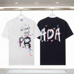 860# 260克 prada 普拉达 25Ss新款 前后字母Logo印花短袖T恤，采用260克双股32支紧密双纱全棉面料，面料柔软。 颜色: 黑色 白色 尺码