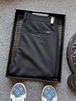 顶级专柜高奢 人气爆款 Dior 迪奥专柜新品液氨锦棉Cd款商务休闲裤 恒隆在售万元级 款号 9002 迪奥家今年最新高密高支锦棉面料 整条裤子做了液氨处理 摸