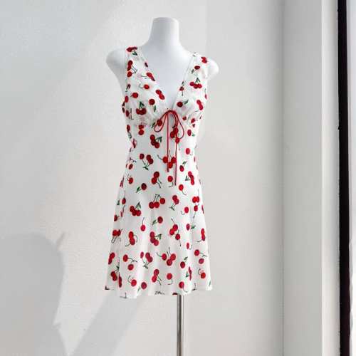 款号：9104 面料: 100%Silk 尺寸：Xs S M L 胸围 腰围 长 Bust Waist Long Xs 82 74 120 S 86 78 12
