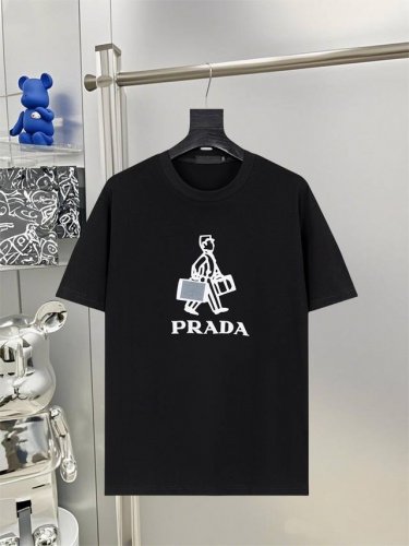 prad*普拉达25Ss新款短袖 最高版本重工艺印花经典Logo图案 高标准定制 上身非常有型 客供进口高档280克纯棉面料质感非常细腻 细节工艺精湛考究 塑造