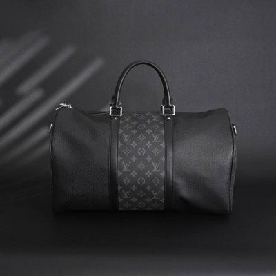 louis Vuitton Lv Keepall 50 老花拼接旅行袋 官网售价20,700人民币，特殊涂层帆布，牛皮革饰边，棉纺织衬里金属配件，双拉链开合设计