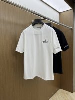Mon 独家首发 2025早春最新品，专柜同步有售，原单狠货，时尚休闲圆领短袖T恤，上身舒适！吸睛而有亮点，采用进口原版面料，顶级印花刺绣工艺字母图案Logo，