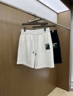 loe 2540春夏新款男士休闲短裤 高端货简洁时尚大方 定制原版进口面料 简洁利落又清爽 品质做工细节经得起任何形式检验简约大方百搭款 上身优雅帅气，焕然一新
