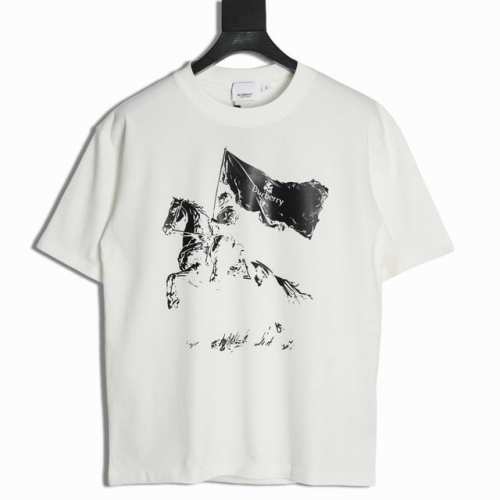 burberry 巴宝莉 25Ss 做旧战马短袖T恤 面料采用定制240G 26支特滑双股精棉平纹高密无尘全棉布料。前幅高密度加厚，走线平整，代工品质，全套定制