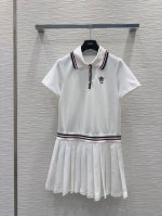 Christian Dio* 2025Ss新款 系列出品 又一款时尚达人的心头好！细节精致 每一件到手都是惊喜满溢 高级时装工艺 版型绝绝子 不挑身材 实用百搭