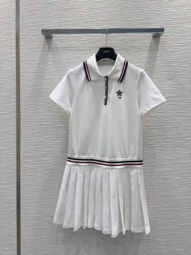 Christian Dio* 2025Ss新款 系列出品 又一款时尚达人的心头好！细节精致 每一件到手都是惊喜满溢 高级时装工艺 版型绝绝子 不挑身材 实用百搭