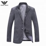 高版本 阿玛尼 2025Ss欧洲专柜主打系列。男士修身西服 ，采用进口高端面料 ，面料超级牛逼上身潇洒大气 ，贵气十足！男神必备码数:M-Xxxl 下单请报身高