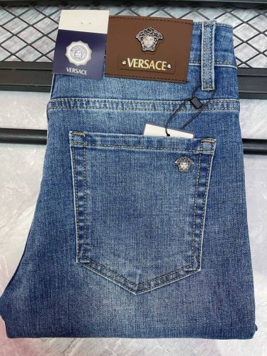 经典大牌范思哲牛仔裤长裤 男装品牌服饰简约大气潮流时尚款修身小直筒牛仔裤 四季款微弹力舒适透气纯棉面料 百搭耐看款永不过时 码数29 40齐全