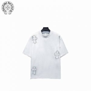 chrome Herat 克罗心25Ss压胶烫钻Logo短袖 采用32支双纱 260克重面料 进口针织针梳棉进行制作，厚度适中，有垂感又有轮廓型，上身就是一个舒