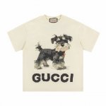 款号 341 gucci新品 无感印花 高克重短袖 选用客供定制针织100%纯棉面打造,面料手感细腻 厚实有质感的纯棉布 高密度的机织工艺 如棉絮般柔紧致舒适