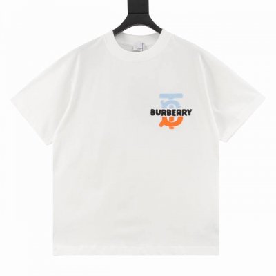 Burberry 巴宝莉Bbr经典Tb胸口刺绣Logo短袖T恤 看到这款的短袖真的瞬间被圈粉了，这雾霾色彩字Tb真的是太好看啦，相比彩字Tb那款，这个雾霾色更加