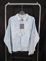 款号：He201 Louis Vuitton-路易威登Lv联名满印提花牛仔外套 衣服面料采用Lv满印字母提花彩绘原版牛仔面料，上身立体有型当季爆款，定制原版五金