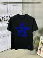 Louis Vuitton 路易.威登 25Ss春夏新品植绒圆领短袖T恤，胸前缀饰品牌植绒立体字母设计，经典休闲单品更显精致，极简风格设计，不束缚不挑人的款式，