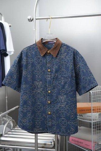 顶级复刻 Louis Vuitton 路易威登Timberland 驴牌 25春夏新款 金线刺绣老花字母Logo牛仔翻领衬衫短袖外套 官网同步 男女同款 超级爆