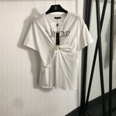 款号20252670 Versac*新款 美杜莎别针扭结字母印花短袖T恤，白色，黑色，S-Xl， M码；肩宽49，胸围98，袖长15，长67