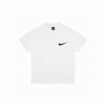 Nike耐克小勾√Just Do It 艺术字母印花圆领短袖T恤 男女同款 采用260克双砂面料 三针五线做工，领口包包边条 今年火爆的品牌 看到了就忍不住要自