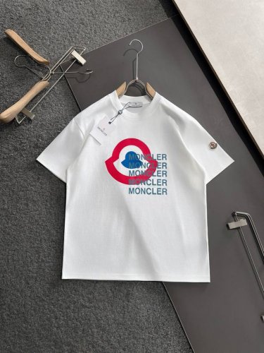 上新款号： M1050 2025早春Moncler 蒙口 官网同款印花图案 双纱纯棉短袖 - 260G双纱纯棉顶级面料 手感柔软 百分百纯棉独家出货 定染硫化黑