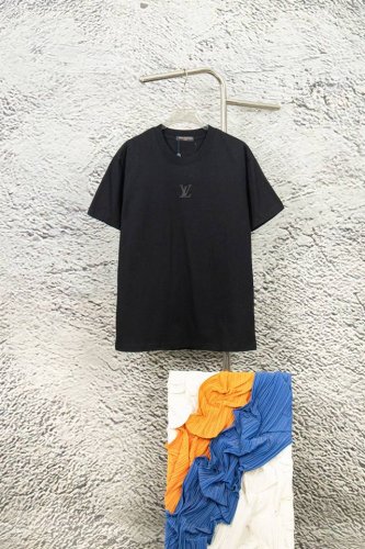 款号：Y128 Louis Vuitton路易威登硅胶Logo字母短袖 高品质 270克重面料 高温染色 后定而成！三标齐全 吊牌 吊粒 水洗 包装袋 全套辅料