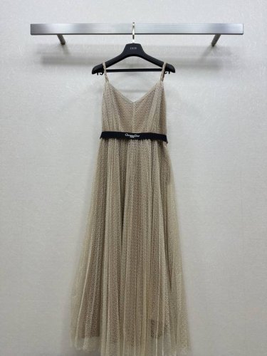 25Ss Dio *早春度假 系列新品 重工吊带裙 定制麻花肩带 原版定制时髦精单品解锁所有穿搭 腰部定制字母Logo腰带 百搭经典单品时髦又高级 经典版型不挑
