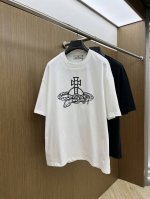 Vw Ss夏装新品 专柜在售 最新系列图案Logo短袖T恤 必须人手一件的节奏！ 进口顶极精梳棉面料，极为亲肤舒适 摸上去非常的细腻，质感很好，完美体现立体感