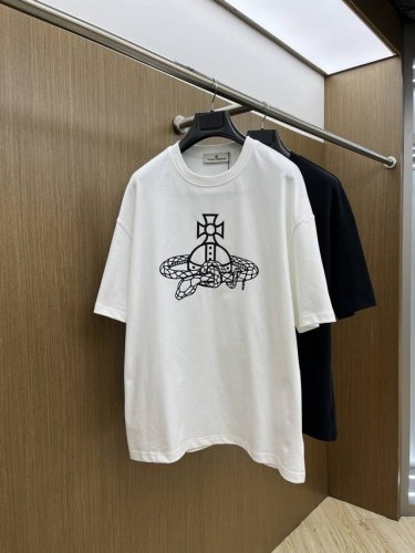 Vw Ss夏装新品 专柜在售 最新系列图案Logo短袖T恤 必须人手一件的节奏！ 进口顶极精梳棉面料，极为亲肤舒适 摸上去非常的细腻，质感很好，完美体现立体感