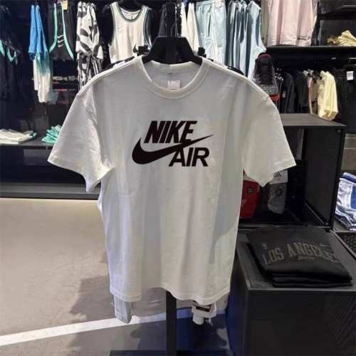 nike耐克 Air高品质纯棉直筒T恤短袖情侣款 color: 白色 Size: M-Xl m 肩宽50 胸围112 衣长 Cm l 肩宽51 胸围116 衣长